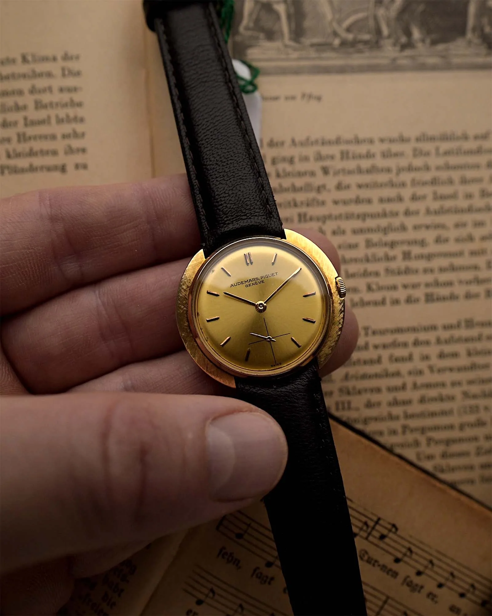 Audemars Piguet Disco Volante 18k 1960s - Image 4