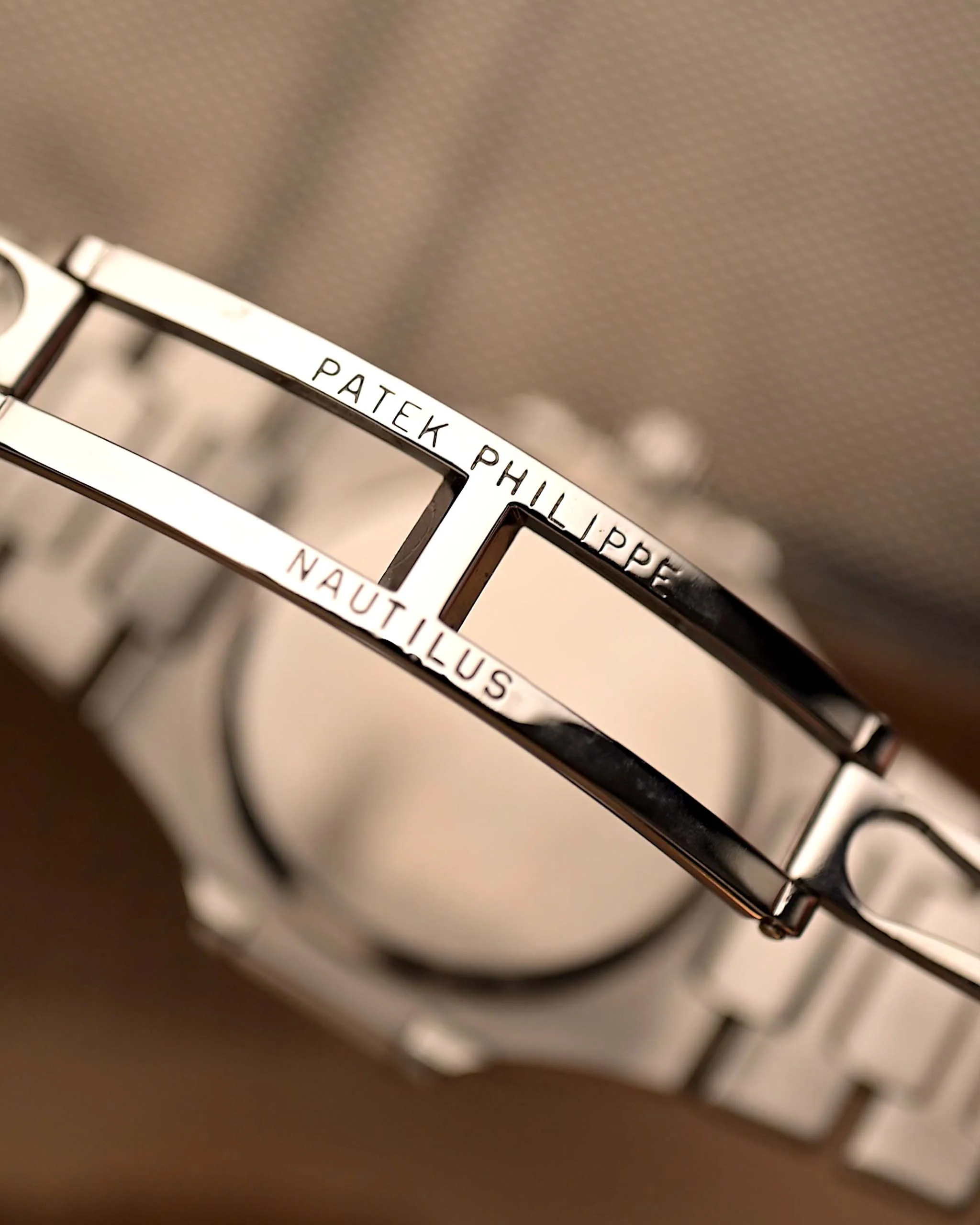 Patek Philippe 3900 Nautilus Diamond 1990s - Image 7
